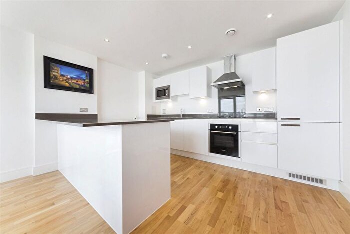 1 Bedroom Flat To Rent In Kings Lodge, Greenwich, London, SE10