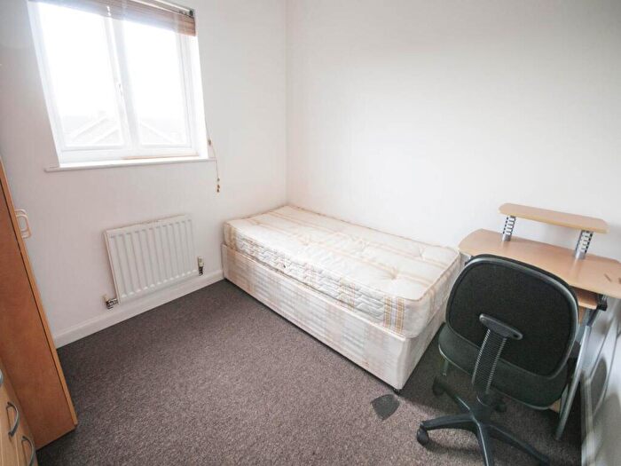 3 Bedroom Flat For Sale In Mosquito Way, Hatfield, Hertfordshire, AL10