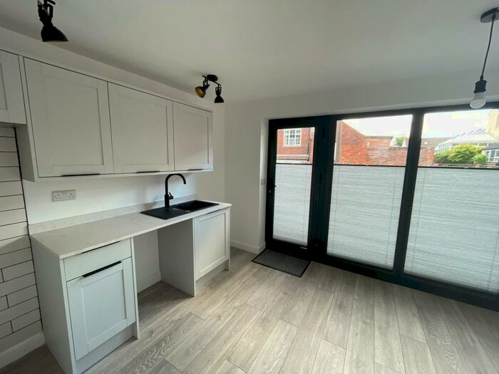 1 Bedroom Detached House To Rent In Osbourne Street, Nottingham, NG17