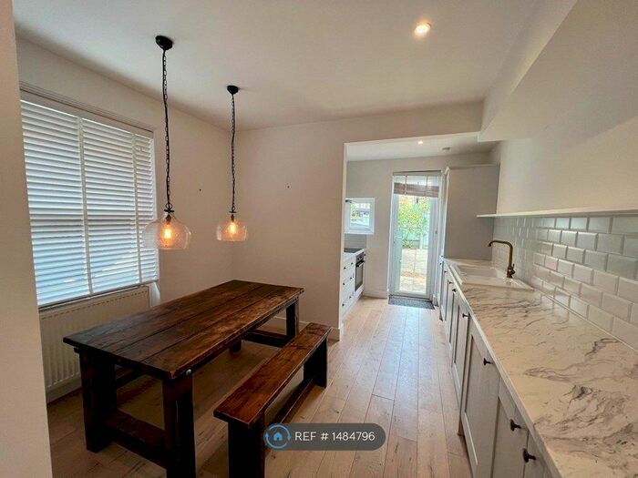 2 Bedroom Flat To Rent In Little Ealing Lane, London, W5