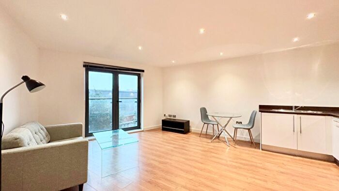 1 Bedroom Flat To Rent In Gotts Road, Leeds, LS12