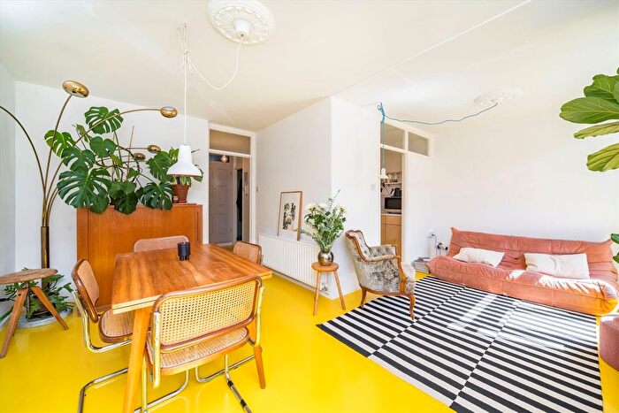 3 Bedroom Flat For Sale In Brooksby's Walk, Homerton, E9