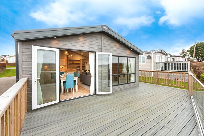 3 Bedroom Mobile Home For Sale In Greenways Of Gower, Oxwich, Swansea, SA3