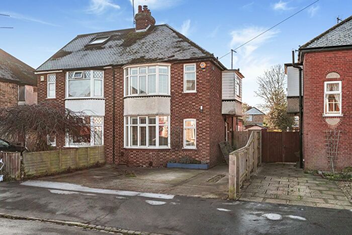 3 Bedroom Semi Detached House For Sale In Lovell Road, Cambridge, CB4