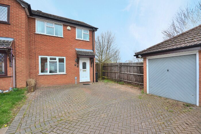 3 Bedroom End Of Terrace House To Rent In Brough Close, Northampton, NN5