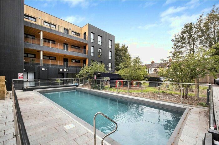 2 Bedroom Flat To Rent In Bell Foundry Close, Croydon, CR0