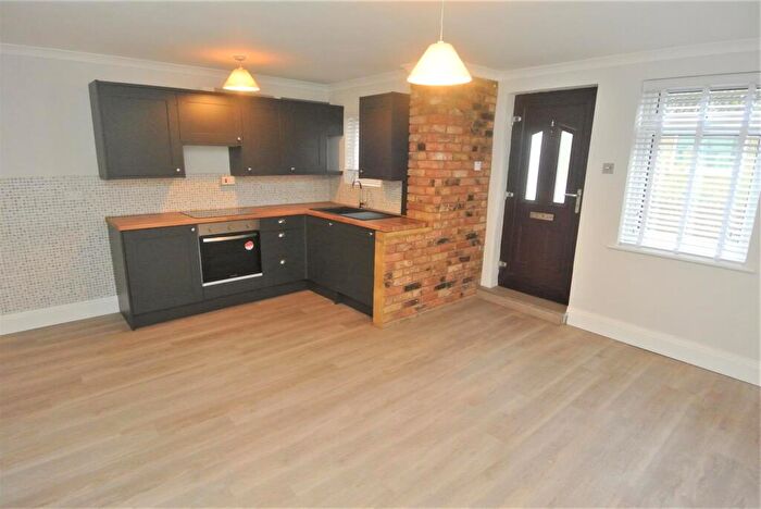 Apartment To Rent In Weybridge, KT13