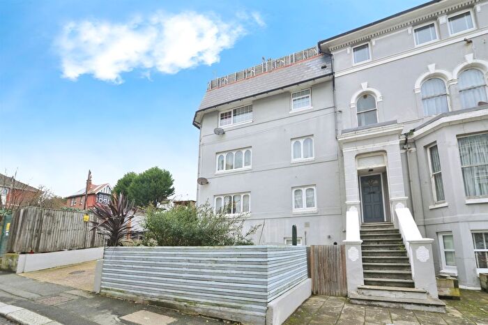 2 Bedroom Flat For Sale In West Hill Road, St. Leonards-On-Sea, TN38