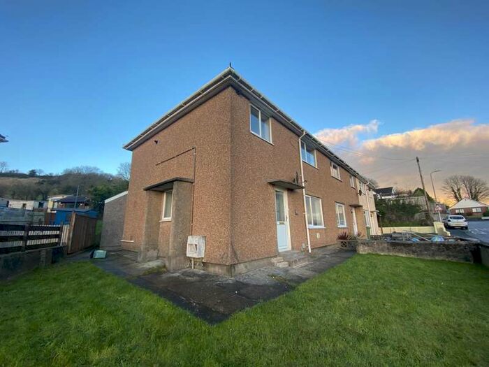 3 Bedroom House To Rent In Russell Terrace, Carmarthen, Carmarthenshire, SA31