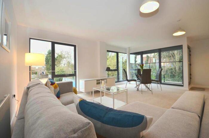 1 Bedroom Flat To Rent In Kitchener House, Warwick Road, West Drayton, UB7