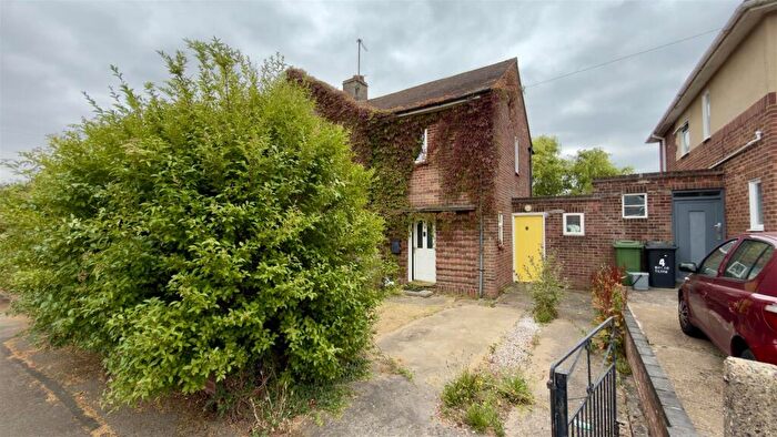 2 Bedroom Semi-Detached House For Sale In Broad Close, Peterborough, PE1