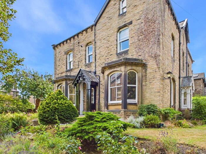 3 Bedroom Apartment For Sale In Imperial Road, Huddersfield, HD3