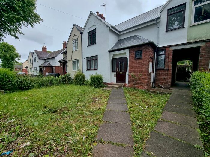 3 Bedroom Semi-Detached House To Rent In St Johns Road, Oldbury, B68