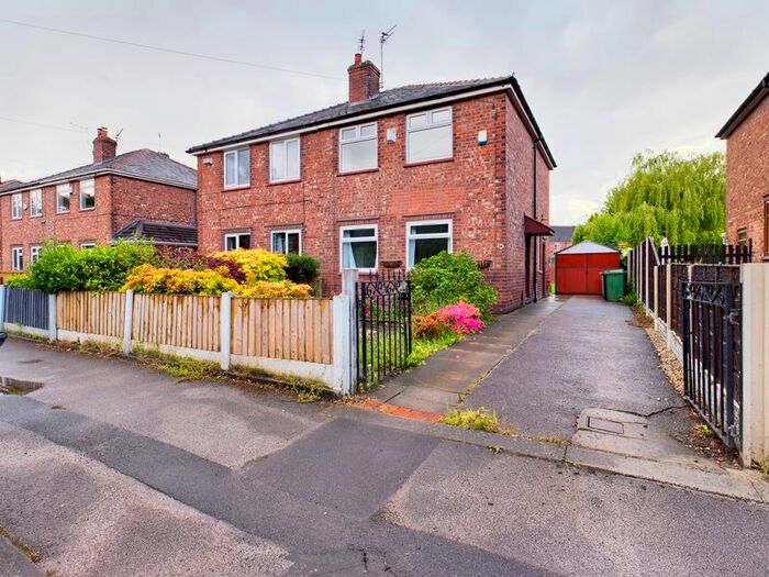3 Bedroom Semi-Detached House To Rent In Broadway, Partington, Manchester, M31