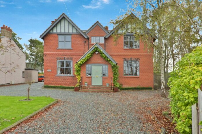 5 Bedroom Detached House For Sale In Broad Lane, Gilberdyke, Brough, HU15