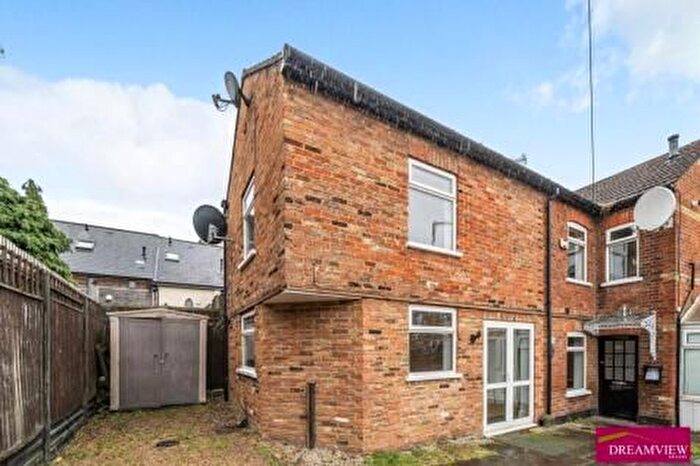 3 Bedroom Terraced House To Rent In High Street, WD6