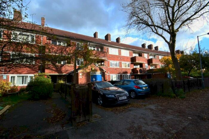 1 Bedroom Flat To Rent In Hunmaby Avenue, Hulme, Manchester, M15