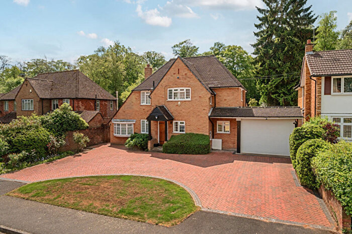 3 Bedroom House For Sale In Howards Wood Drive, Gerrards Cross, SL9