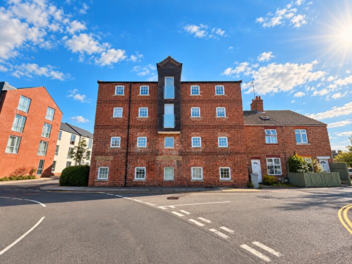 2 Bedroom Flat For Sale In Wherrys Lane, Bourne, PE10