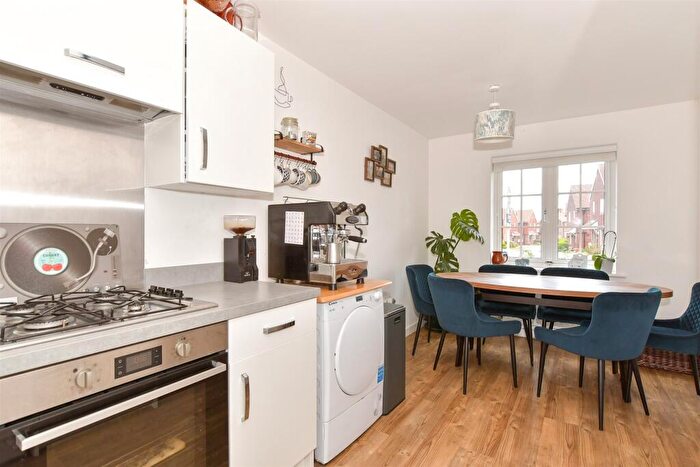 3 Bedroom Detached House For Sale In Burbidge Fields, Faversham, Kent, ME13