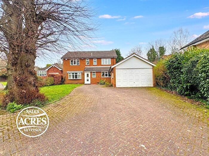 4 Bedroom Semi Detached House For Sale In Green Lanes, Wylde Green, Sutton Coldfield, B73