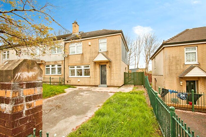 3 Bedroom Semi-Detached House For Sale In Freshfield Gardens, Allerton, Bradford, BD15