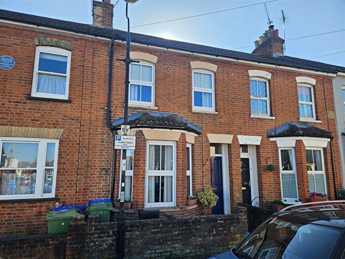 3 Bedroom Terraced House For Sale In Lysons Road, Aldershot, GU11