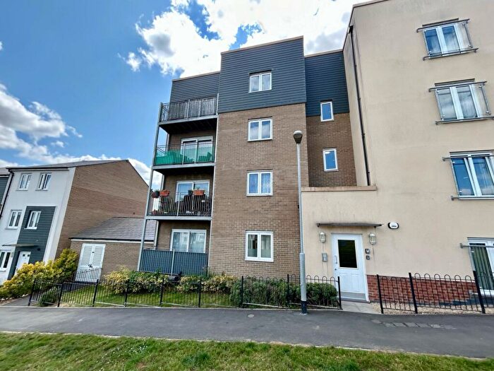 2 Bedroom Apartment For Sale In Shackleton Road, Yeovil, BA21