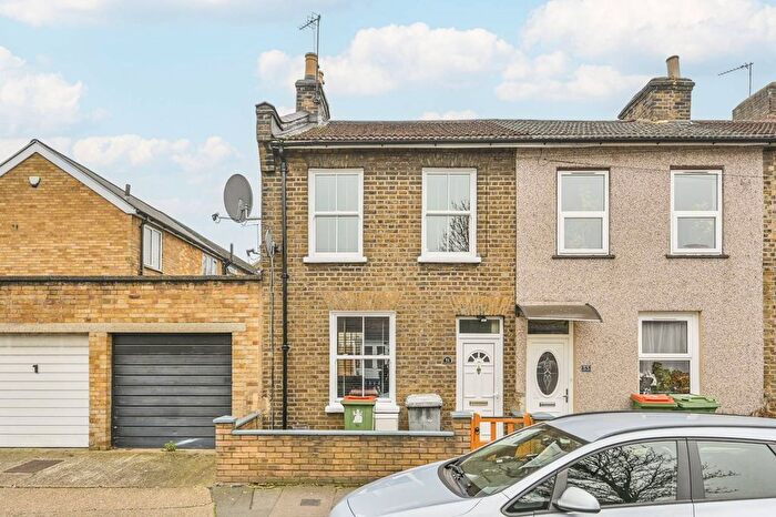 2 Bedroom Property To Rent In Station Road, Forest Gate, London, E7