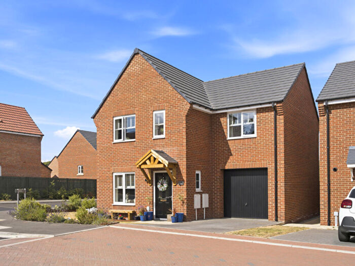 3 Bedroom Detached House For Sale In Chaffinch Drive, Aiskew, DL8