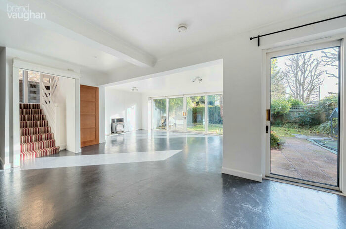 5 Bedroom Detached House To Rent In Walnut Close, Brighton, East Sussex, BN1