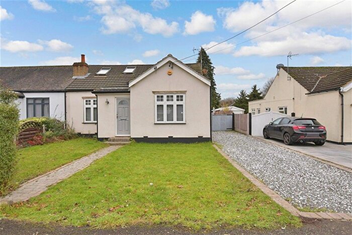 4 Bedroom Chalet For Sale In Sylvia Avenue, Hutton, Brentwood, Essex, CM13