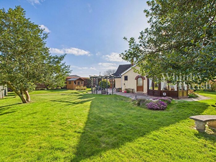 3 Bedroom Bungalow For Sale In The Street, Market Weston, Diss, IP22