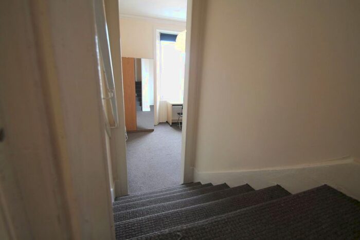 4 Bedroom Flat To Rent In Montgomery Street, Hillside, Edinburgh, EH7