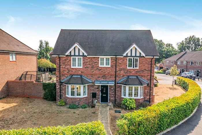 3 Bedroom Detached House For Sale In Worcester Drive, Cranleigh, GU6