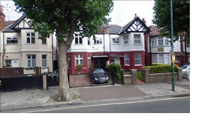 2 Bedroom Flat To Rent In Chichele Road, Cricklewood, NW2
