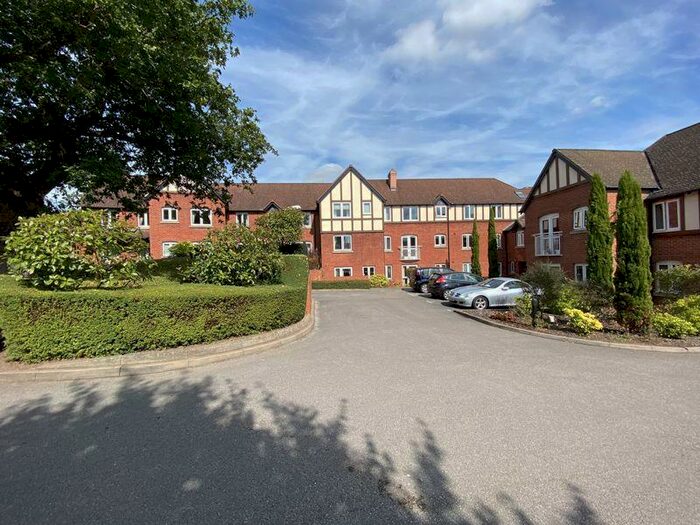 Houses for sale & to rent in B74 2QR, Hartopp Road, Sutton Four Oaks