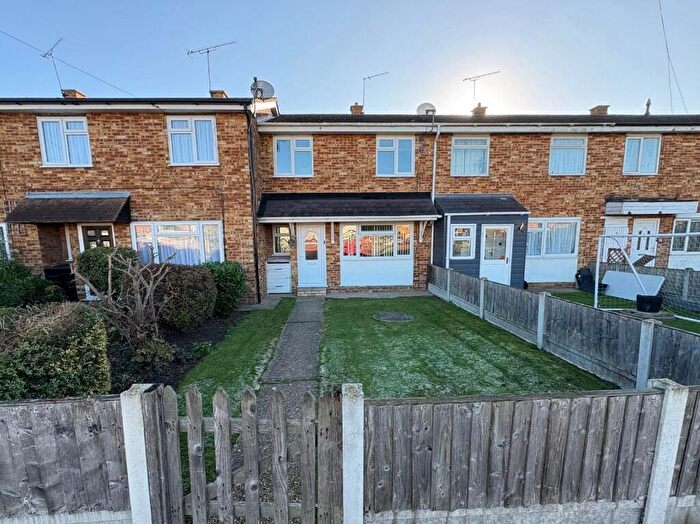 3 Bedroom Terraced House To Rent In Lincoln Way, Canvey Island, Essex, SS8