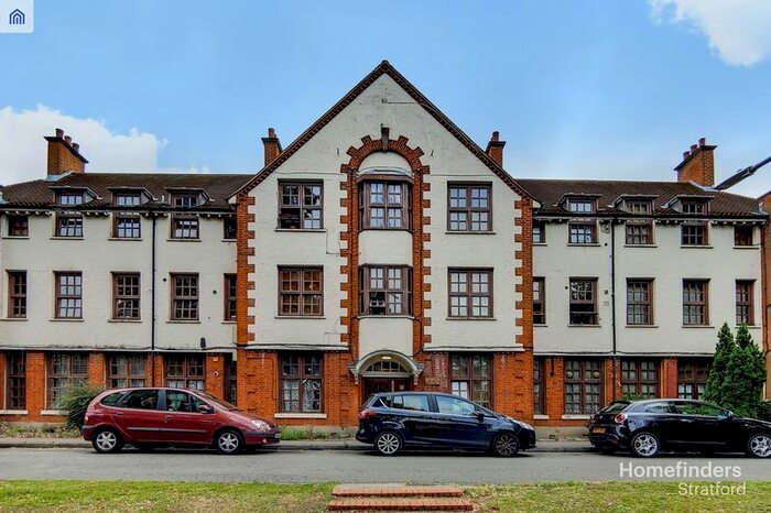 1 Bedroom Flat To Rent In Brading Crescent, Wanstead, E11