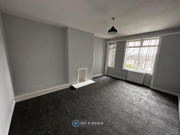 3 Bedroom Flat To Rent In Hilltown Terrace, Dundee, DD3