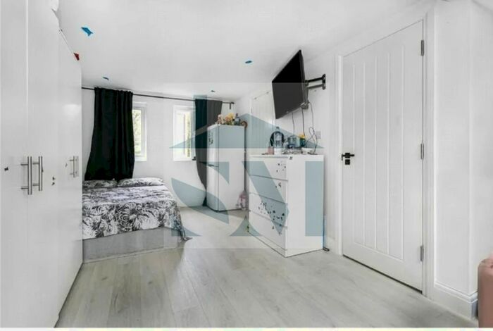 5 Bedroom Terraced House To Rent In Stafford Road, Croydon, Surrey, CR0