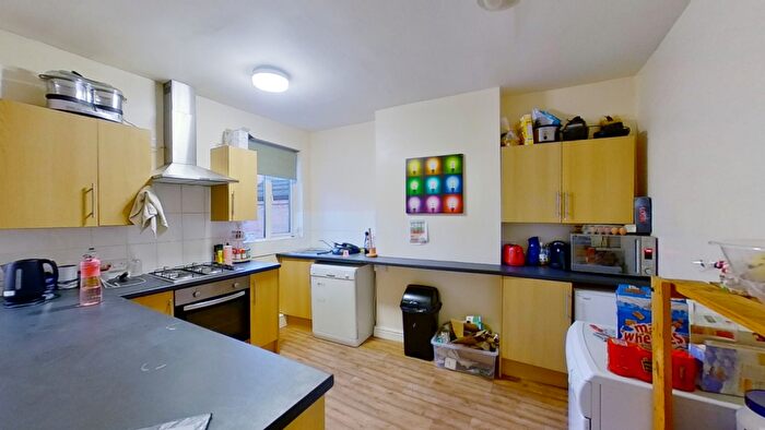 3 Bedroom Flat To Rent In A Lenton Boulevard, Nottingham, NG7