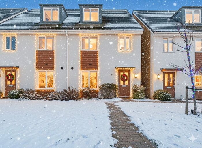 4 Bedroom Semi Detached House For Sale In Ruby Tuesday Drive, Dartford, Kent, DA1