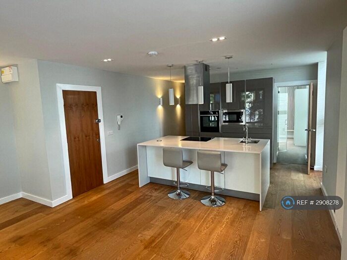 2 Bedroom Flat To Rent In Upper Fourth Street, Milton Keynes, MK9