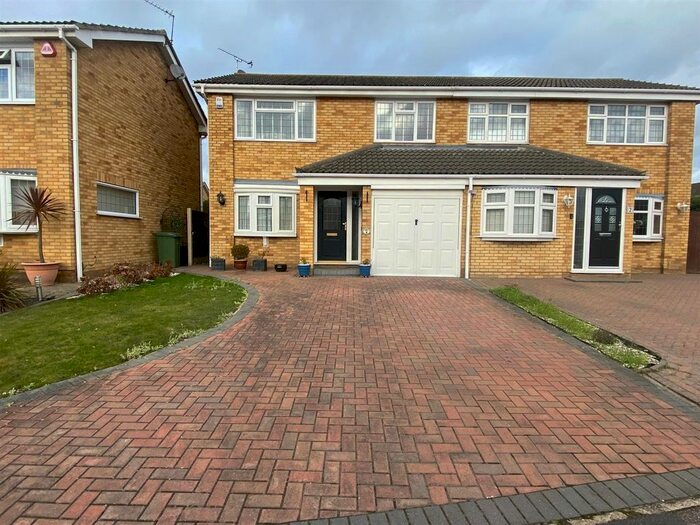 3 Bedroom Semi-Detached House To Rent In Christopher Close, Hornchurch, RM12