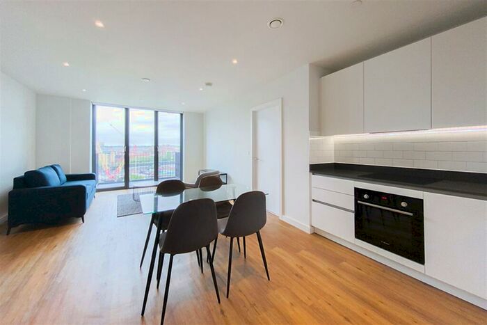 2 Bedroom Apartment To Rent In Mount Yard, M4