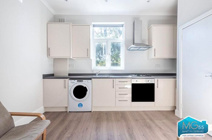 1 Bedroom Apartment To Rent In Great North Road, London, N6