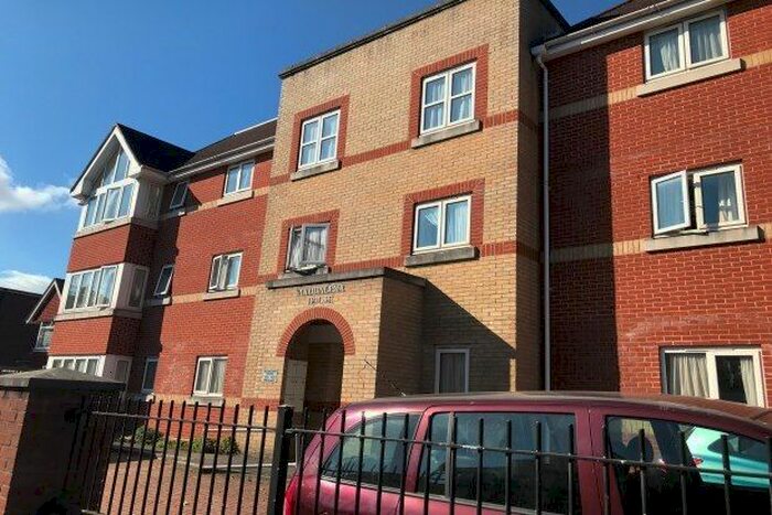 1 Bedroom Flat To Rent In Maddalena House, Southampton, SO15