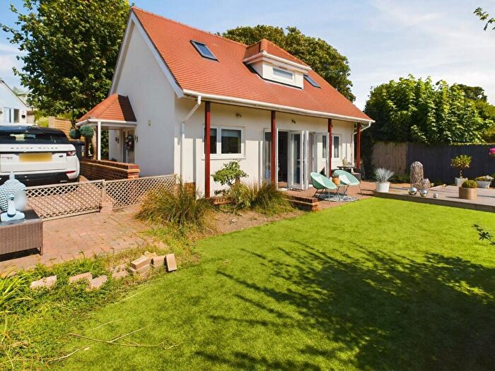 2 Bedroom Detached House For Sale In Ainsworth Avenue, Ovingdean, BN2