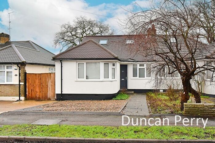 3 Bedroom Semi Detached Bungalow For Sale In Aberdale Gardens, Potters Bar, EN6